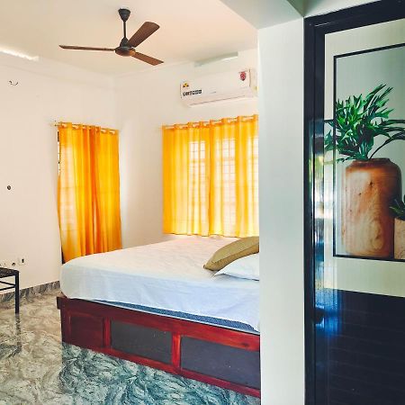 Malhar Marari Homestay Марарикулам Екстериор снимка