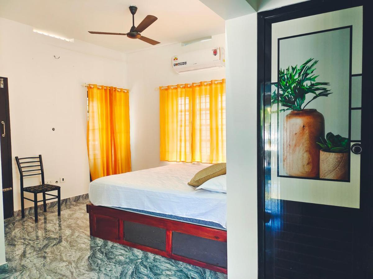 Malhar Marari Homestay Марарикулам Екстериор снимка