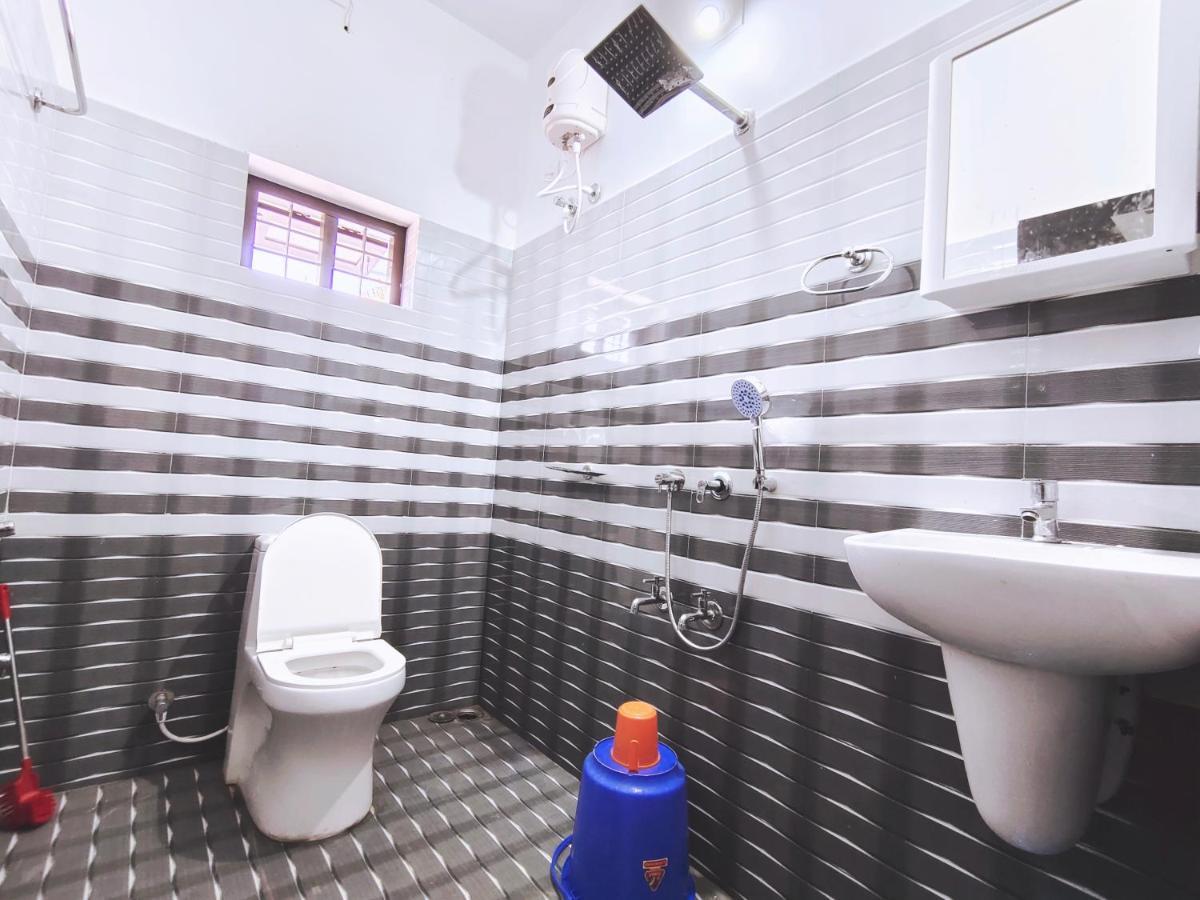 Malhar Marari Homestay Марарикулам Екстериор снимка