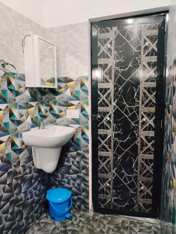 Malhar Marari Homestay Марарикулам Екстериор снимка