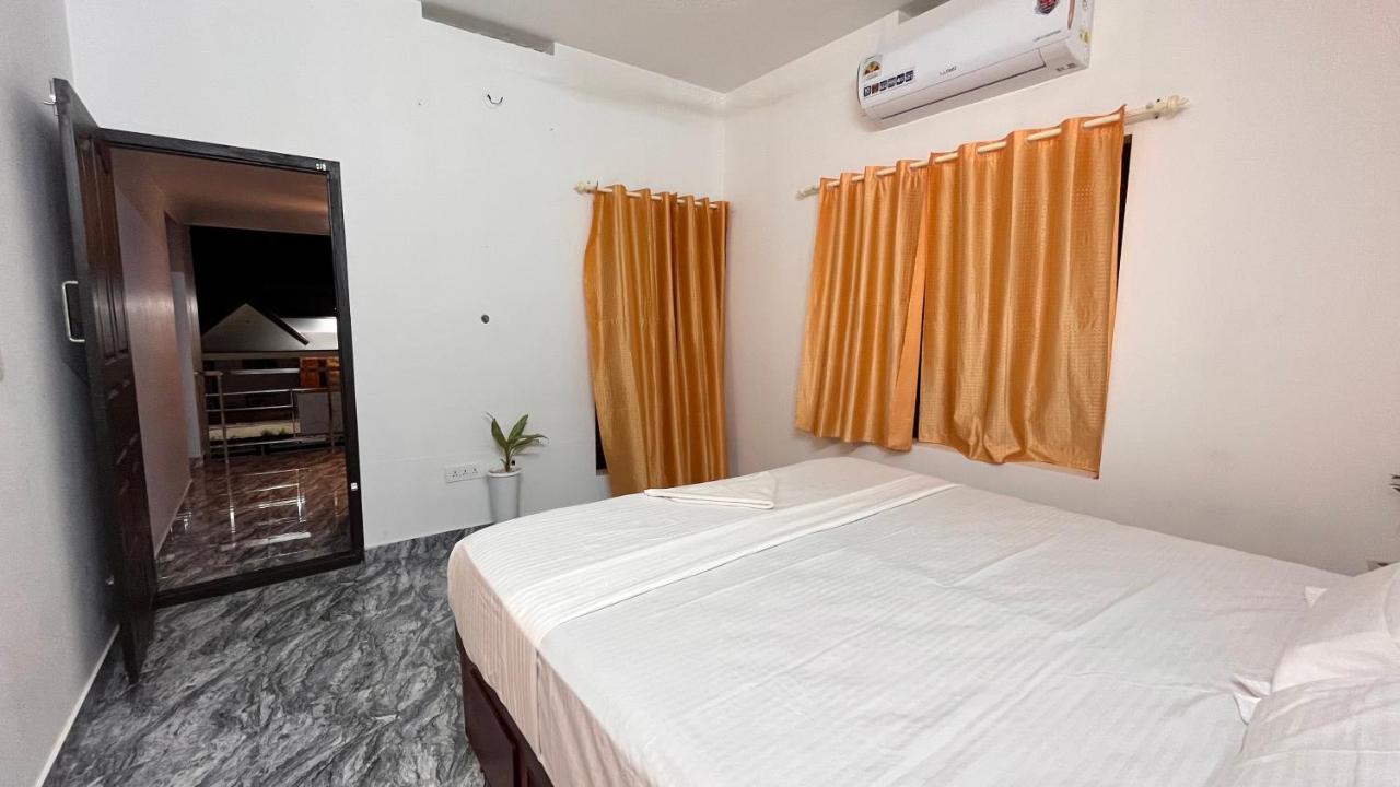 Malhar Marari Homestay Марарикулам Екстериор снимка