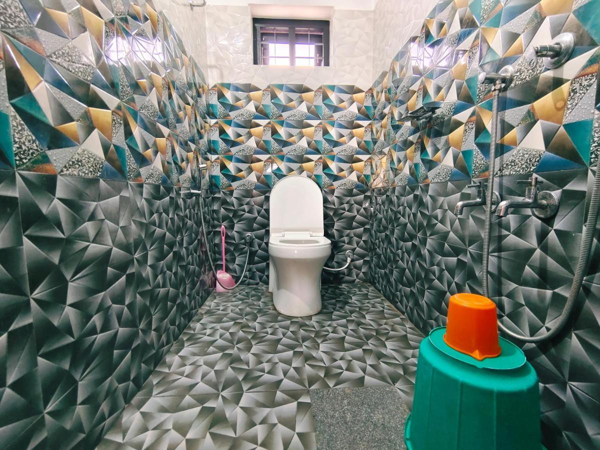 Malhar Marari Homestay Марарикулам Екстериор снимка