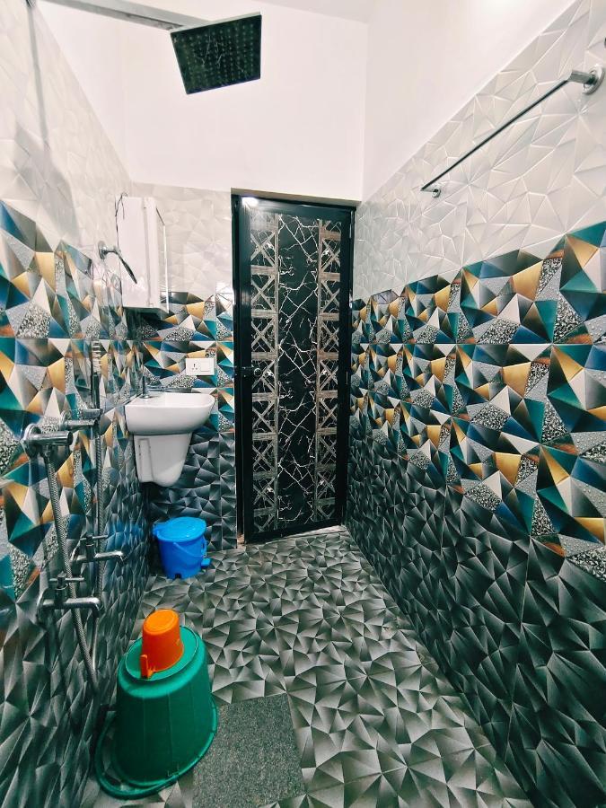Malhar Marari Homestay Марарикулам Екстериор снимка